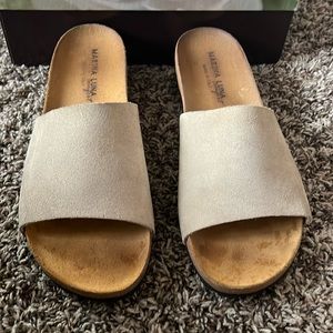 Women’s slide in sandals